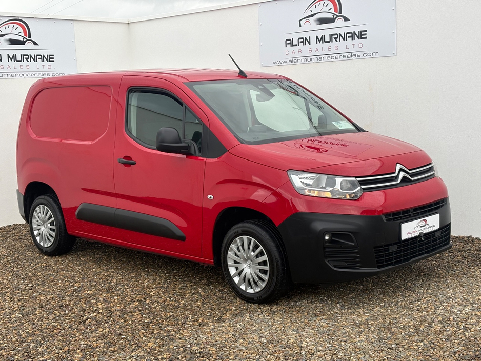 2022 Citroen Berlingo - image 3