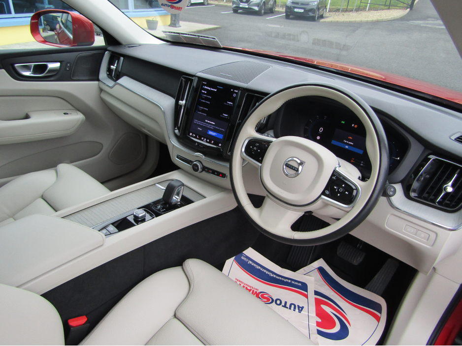 2024 Volvo XC60 T6 PHEV PLUS BRIGHT AWD 5