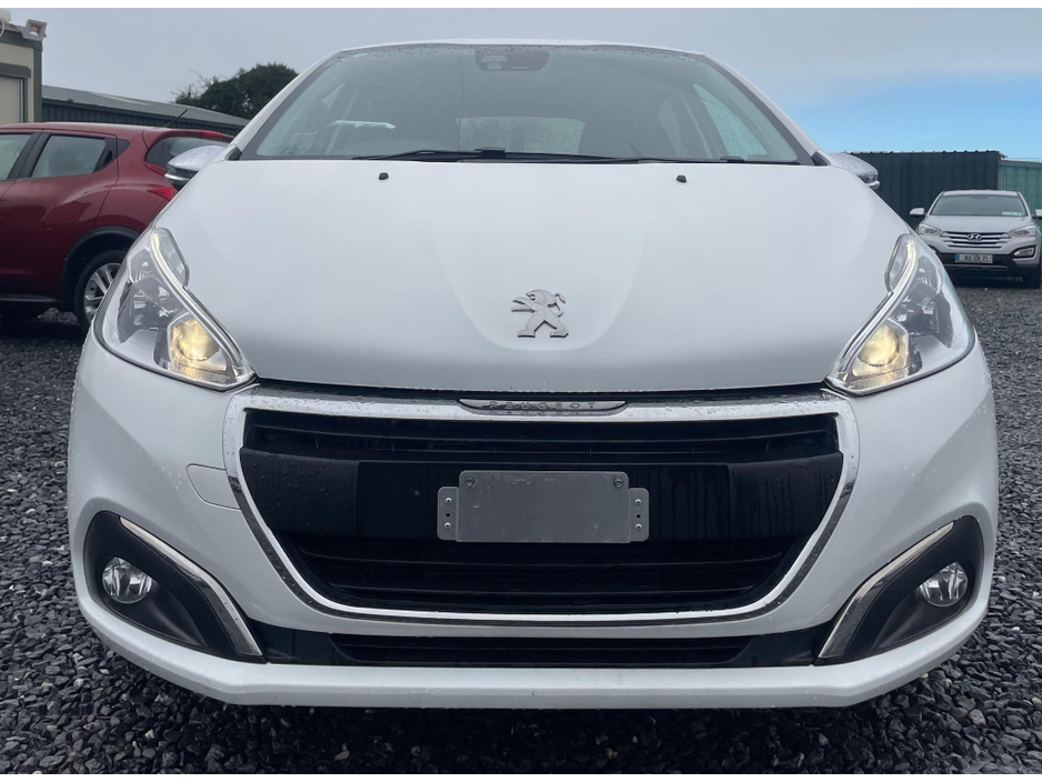 2016 Peugeot 208 1.2 Petrol Automatic LOW KM €9,900