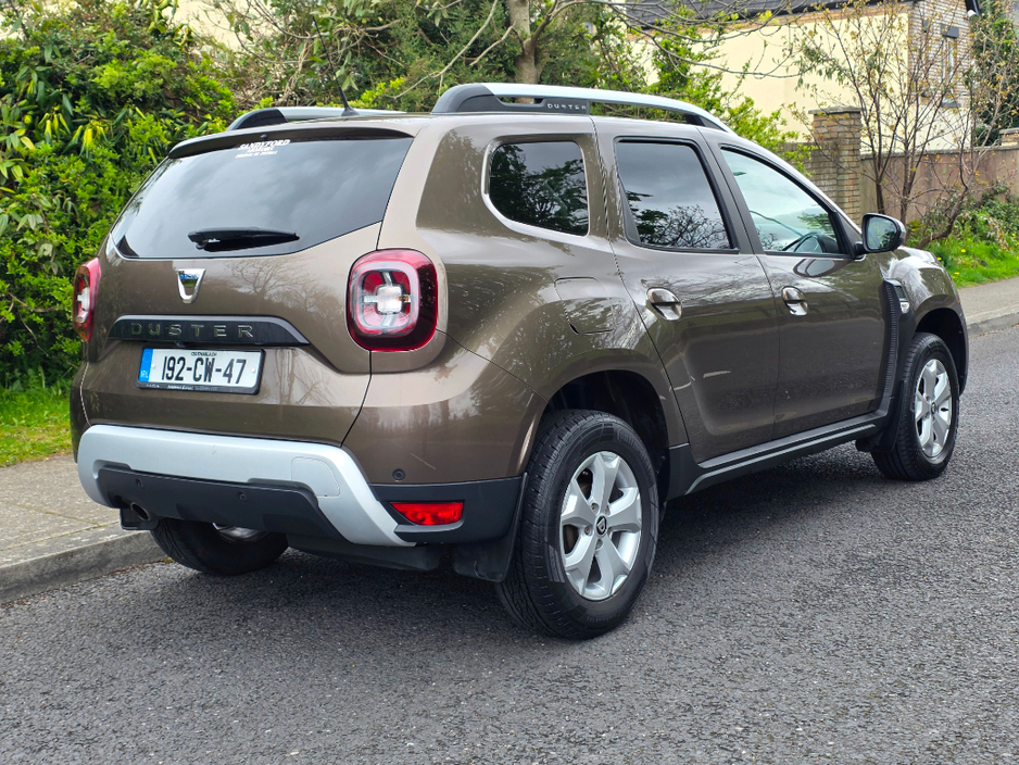 2019 Dacia Duster - image 3