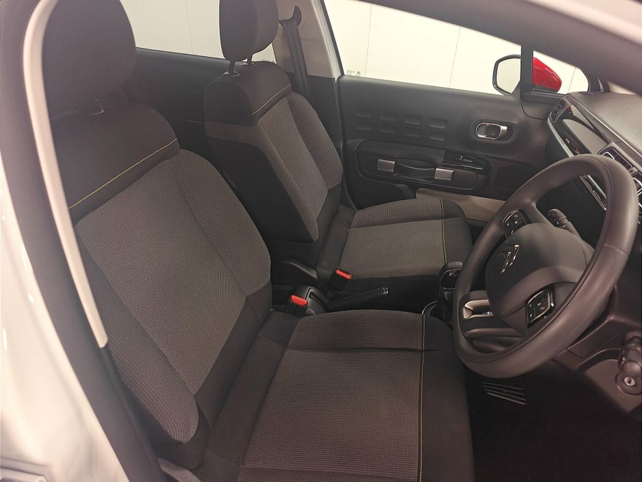 2023 Citroen C3 - image 4