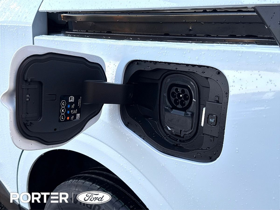 2026 Ford Courier FULL EV 43KWH 136ps *price ex vat* €31,419