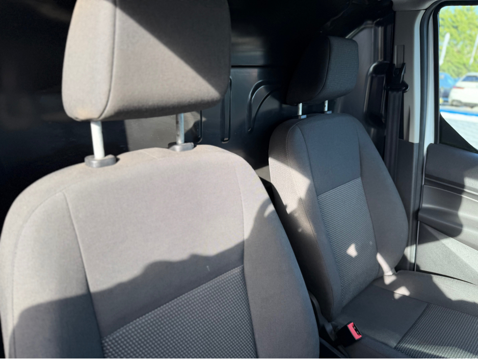 2018 Ford Transit Connect - image 14