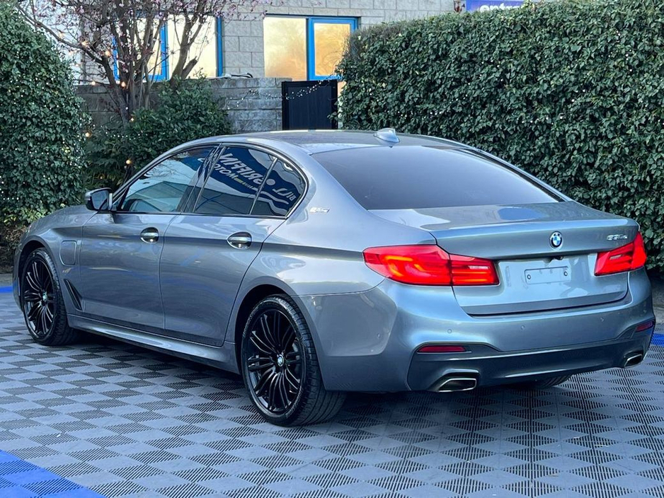 2019 BMW 5 Series - image 5