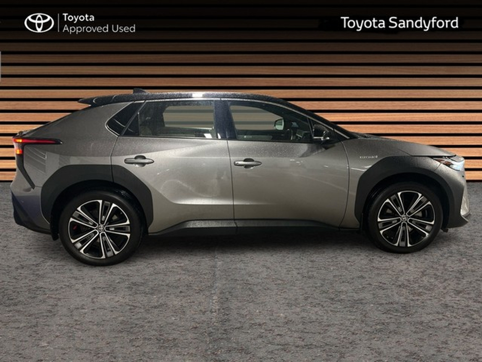 2022 Toyota bZ4X - image 3