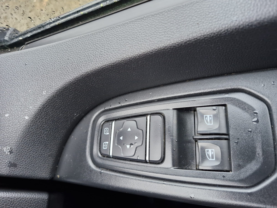 2023 Renault Trafic RED VAN FWD 130 3T1 E6 L2H1 3DR €18,450