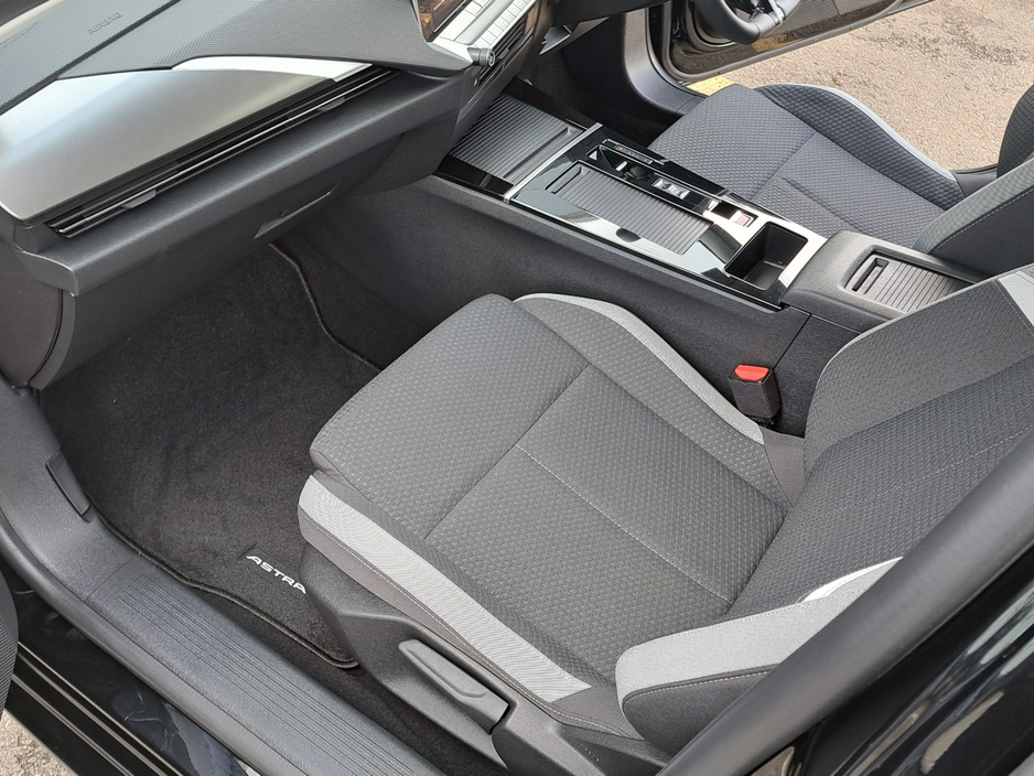 2024 Opel Astra - image 15