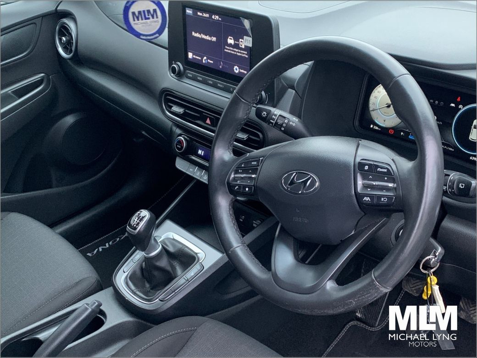 2022 Hyundai Kona - image 13