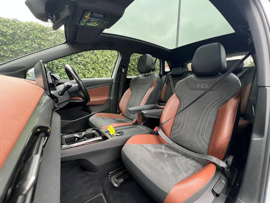 2021 Volkswagen ID.4 - image 2