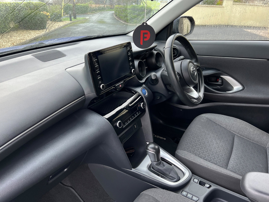 2023 Toyota Yaris Cross 1.5 Hybrid CVT Luna €22,950