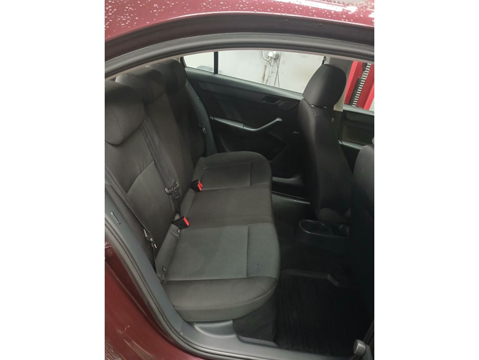 2013 Skoda Rapid - image 12