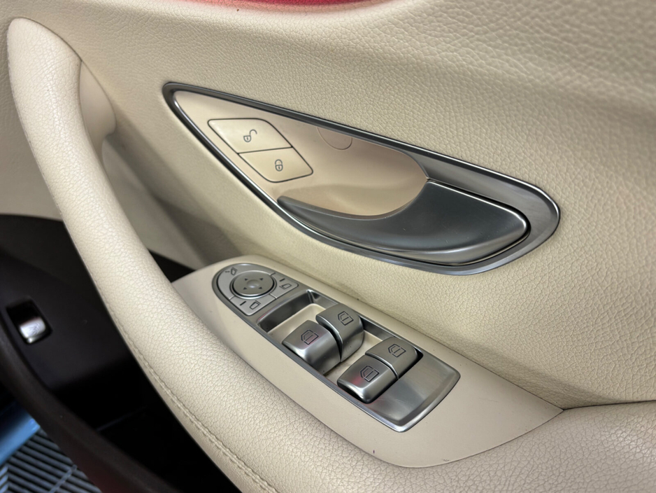 2017 Mercedes-Benz E Class - image 9
