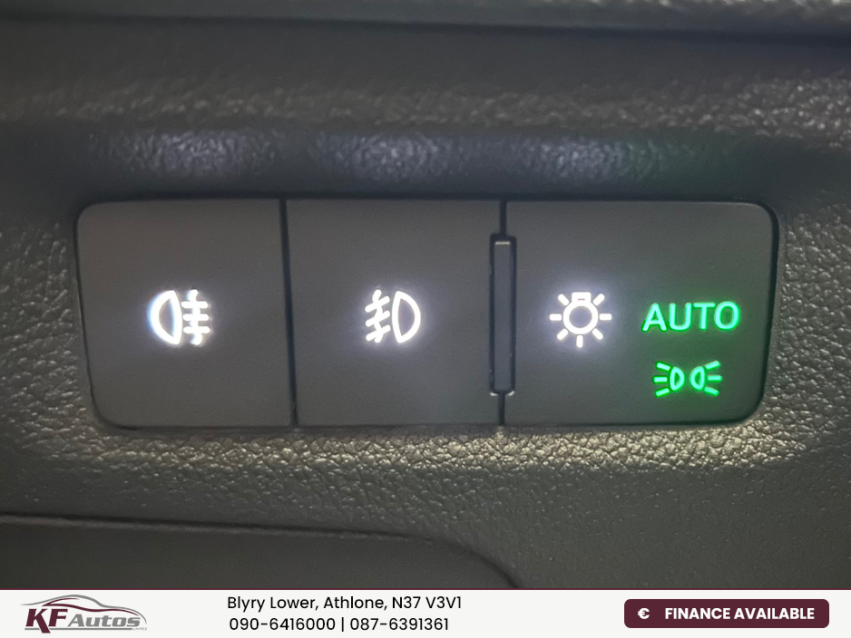 2023 Skoda Octavia - image 33