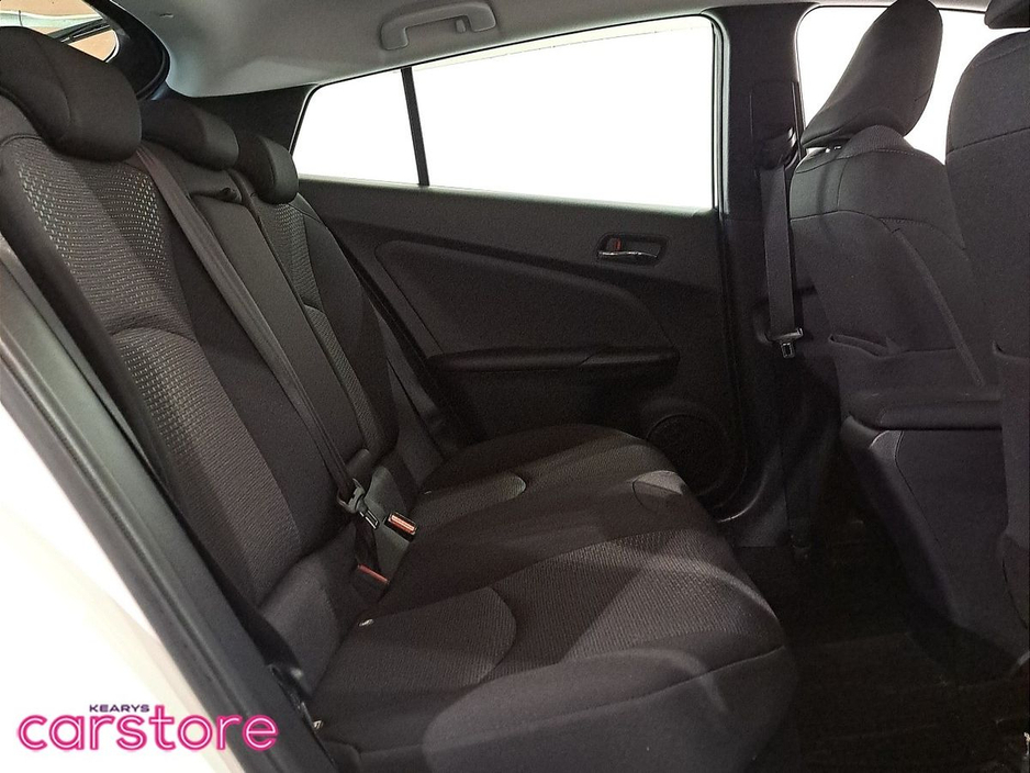 2020 Toyota Prius - image 13