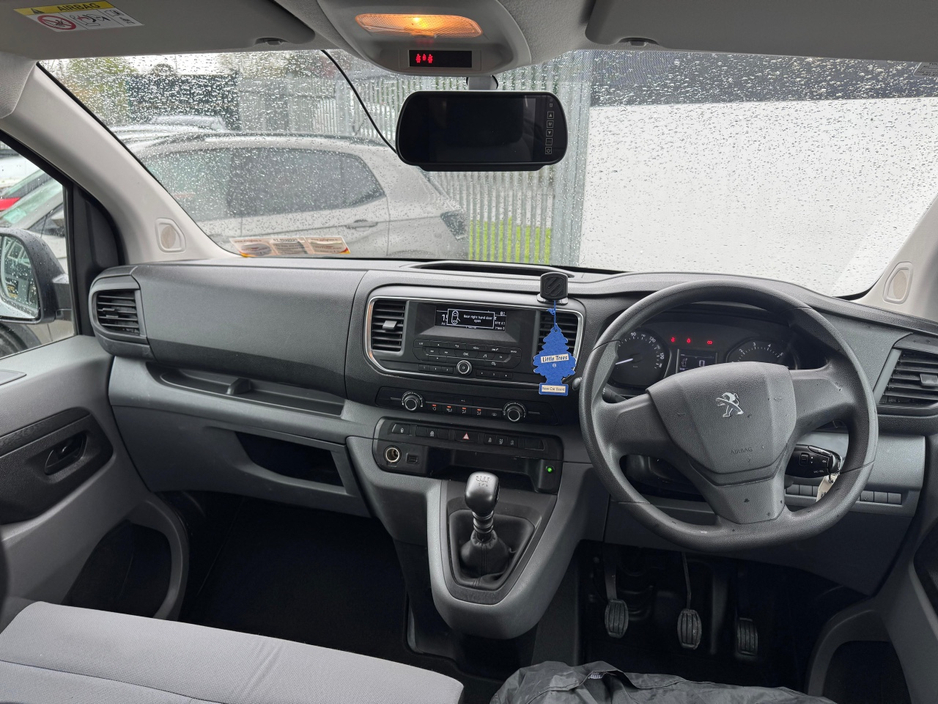2019 Peugeot Expert - image 10