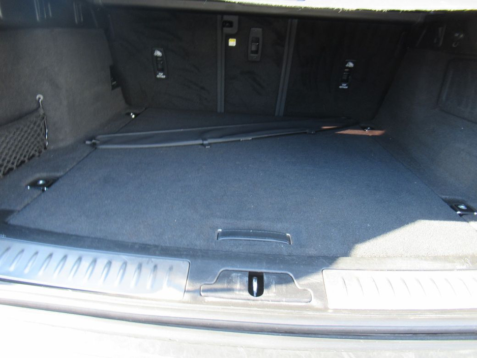 2022 Land Rover Range Rover Velar - image 16