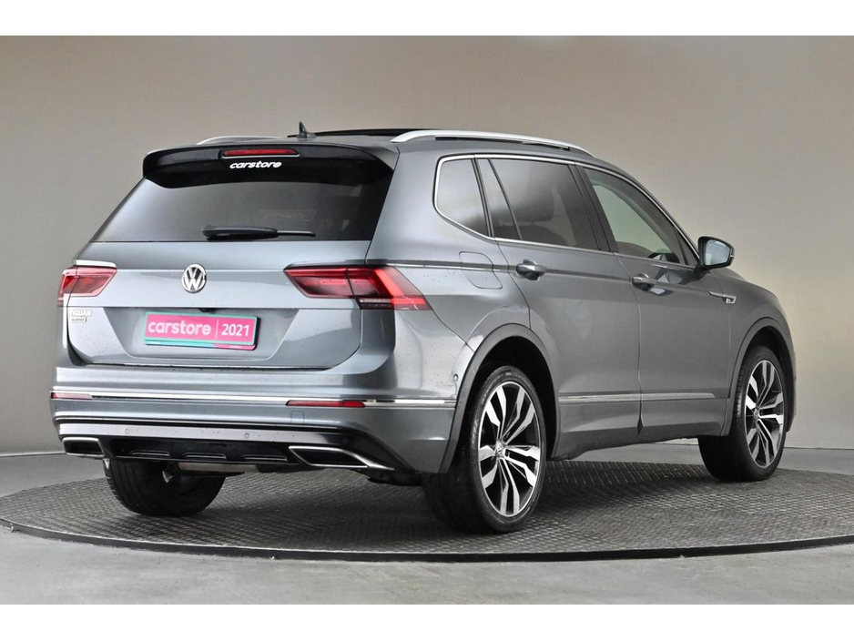 2021 Volkswagen Tiguan - image 9