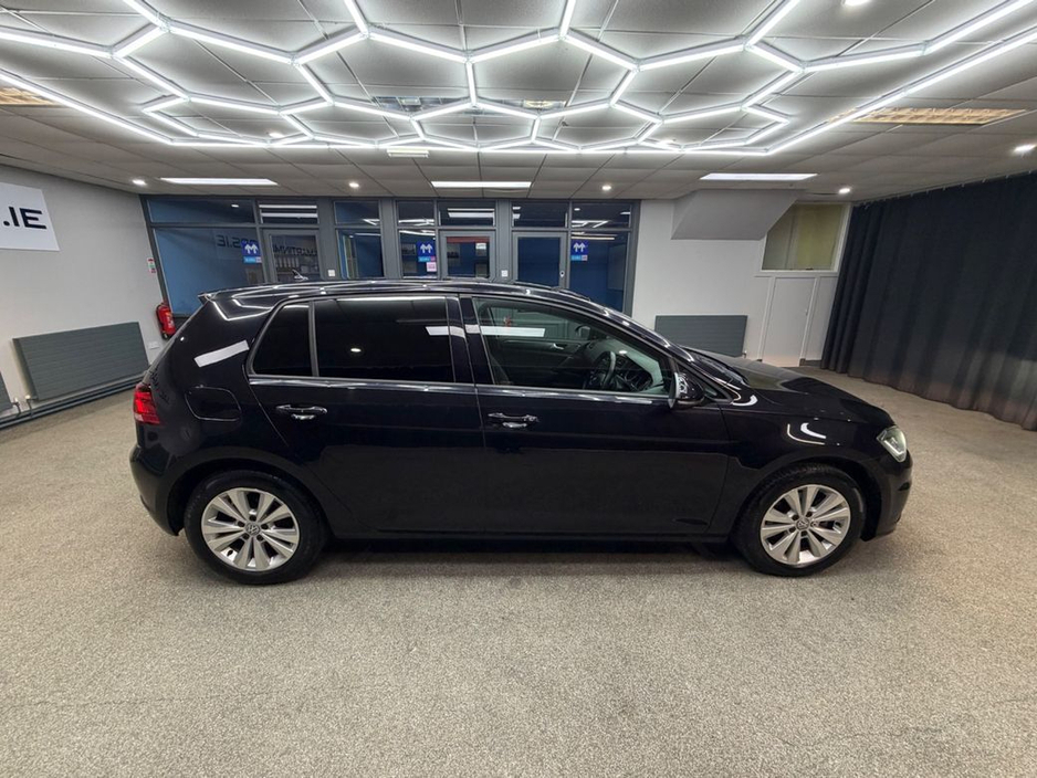 2017 Volkswagen Golf - image 11