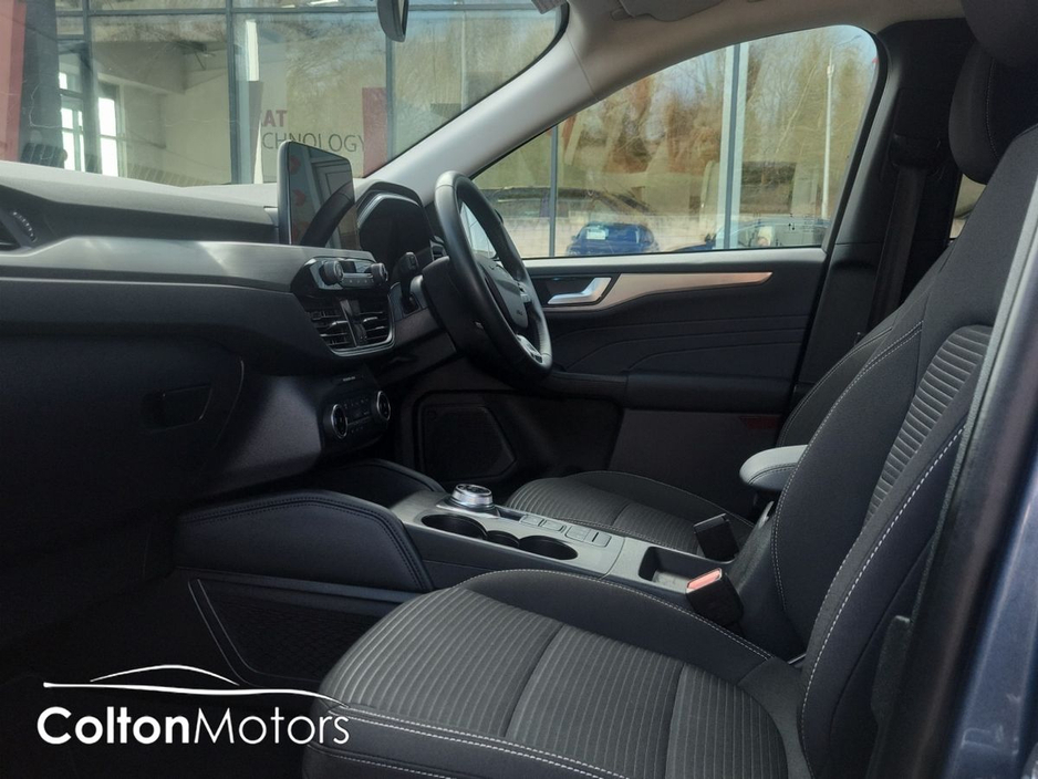 2024 Ford Kuga - image 9