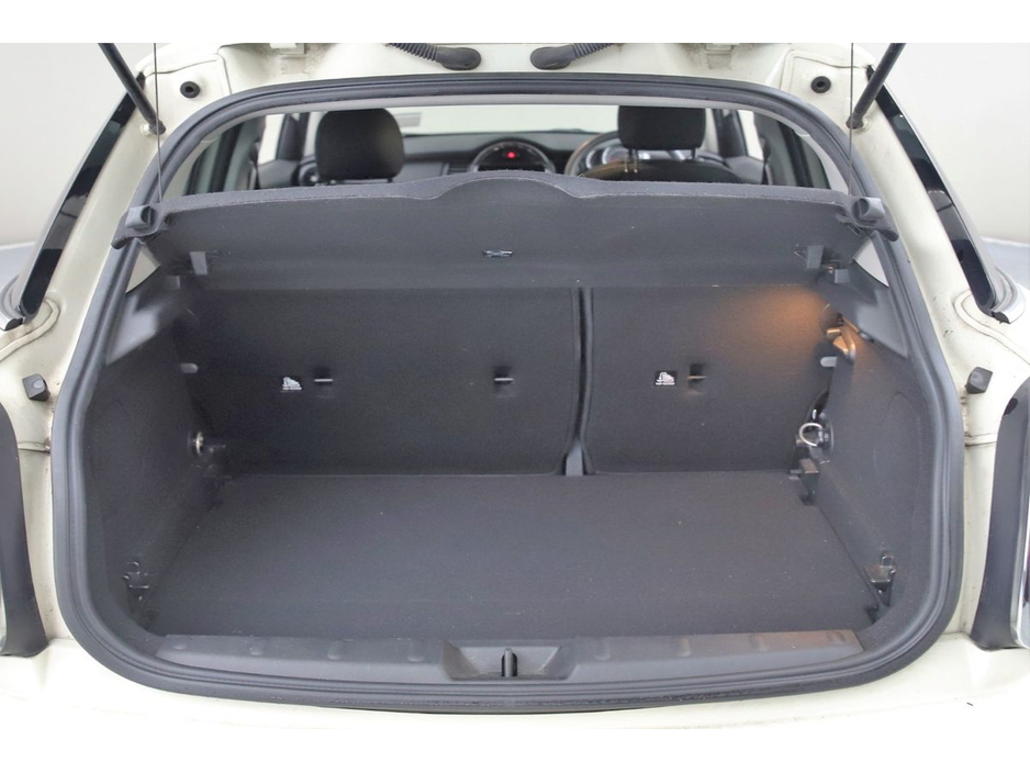 2020 MINI Hatch 1.5 AUTO 5DR *REVERSE CAM*PARK SENSORS* €22,890