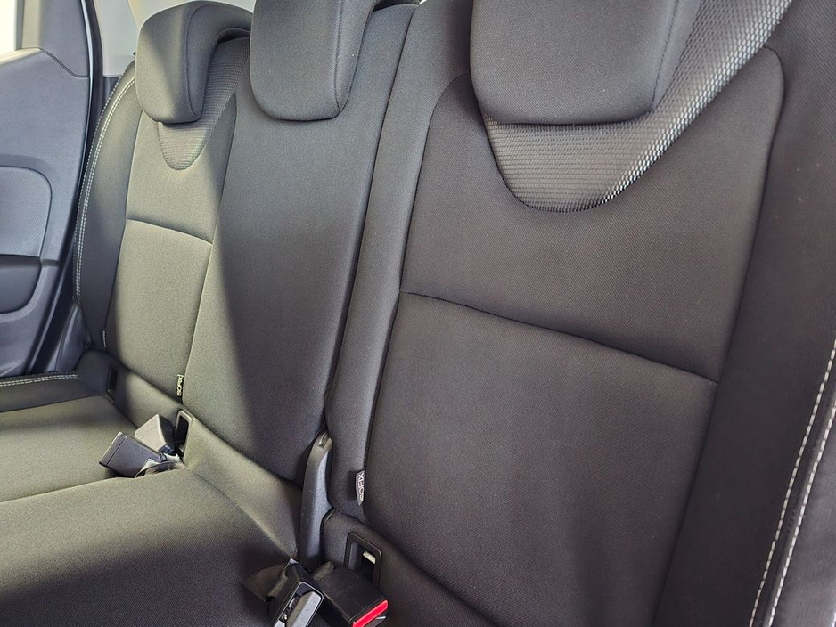 2019 Renault Clio - image 10