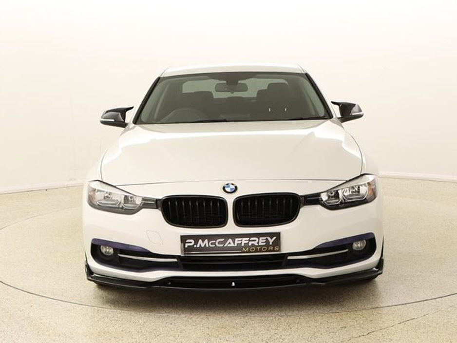 2016 BMW 3 Series - image 2