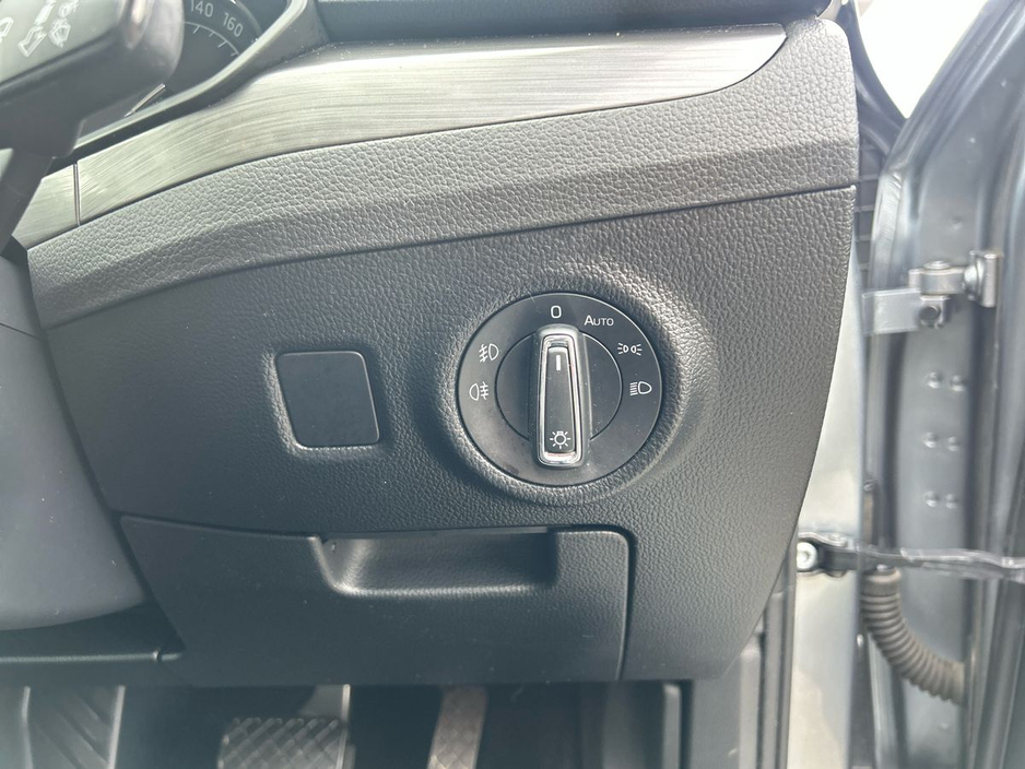 2020 Skoda Superb - image 15