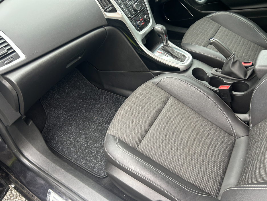 2016 Opel Astra SRI GTC AUTOMATIC ONLY 65K WITH BRAND NEW NCT UNTIL 3/2027///STUNNING INTERIOR//LOW TAX//LOVELY IRISH CAR €9,999