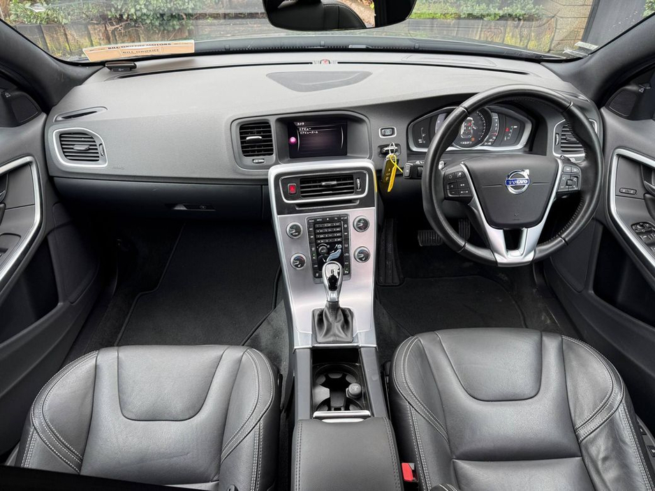 2017 Volvo V60 D4 CLASSIC 2.0 D // SERVICE HISTORY // REVERSE CAMERA // DIGITAL CLUSTER €19,900
