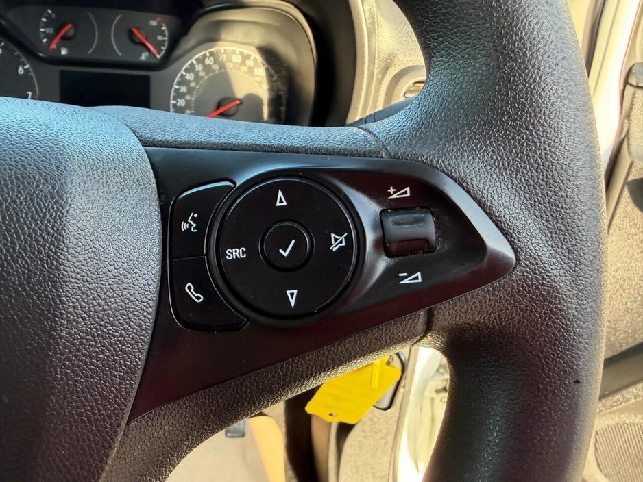 2020 Vauxhall Combo - image 24