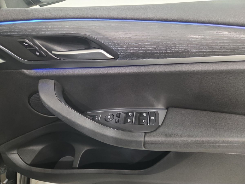 2023 BMW X3 - image 23