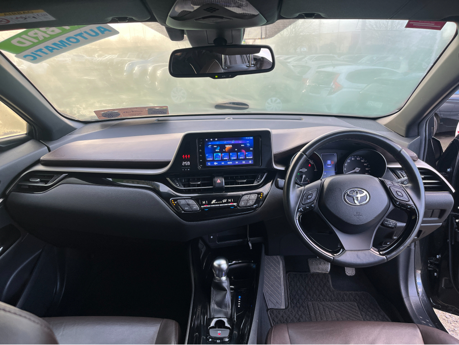 2019 Toyota C-HR SOL HYBRID AUTOMATIC 1.8 PETROL //HALF LEATHER HEATED SEATS//ADAPTIVE CRUISE CONTROL//REVERSE CAMERA//KEYLESS ENTRY// €19,950