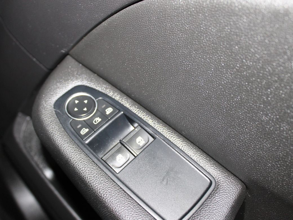 2020 Renault Clio - image 27