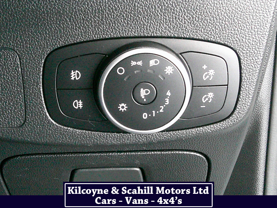 2020 Ford Focus - image 29