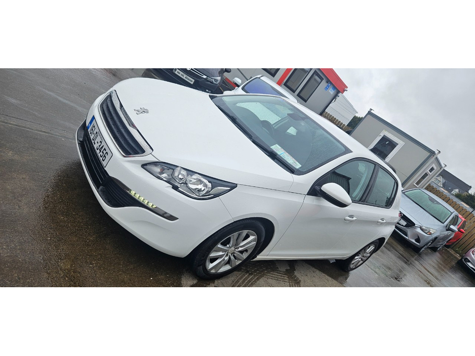 2016 Peugeot 308 - image 4