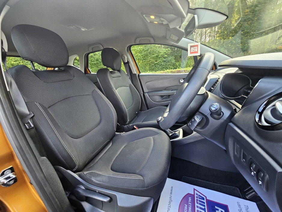 2019 Renault Captur - image 18