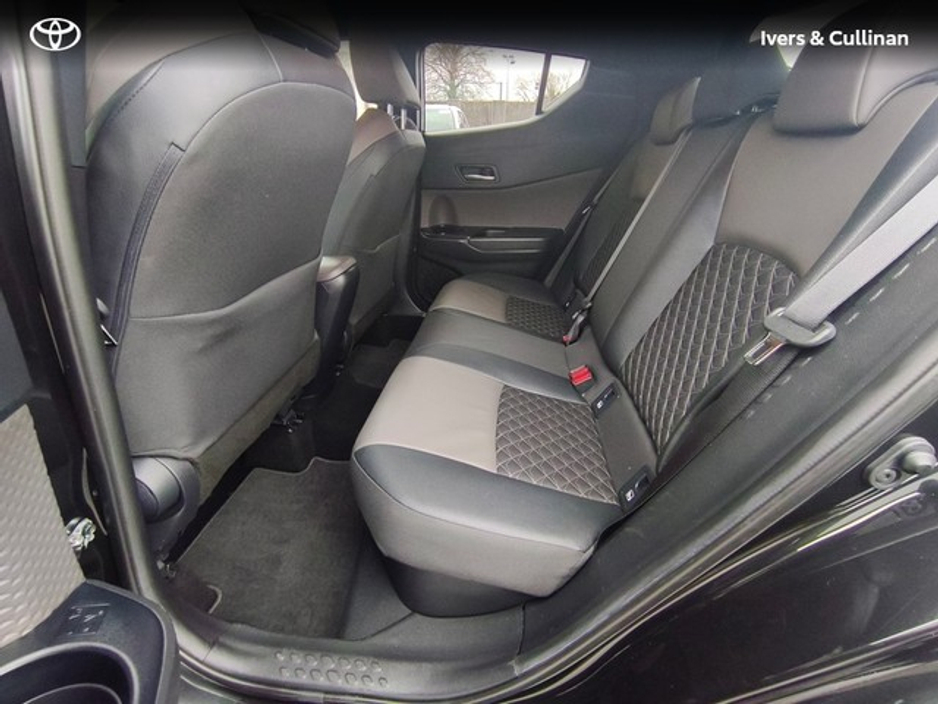 2022 Toyota C-HR 1.8 HYBRID SOL 4DR AUTO €29,990
