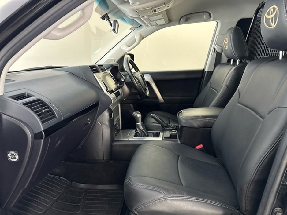 2024 Toyota Landcruiser - image 6