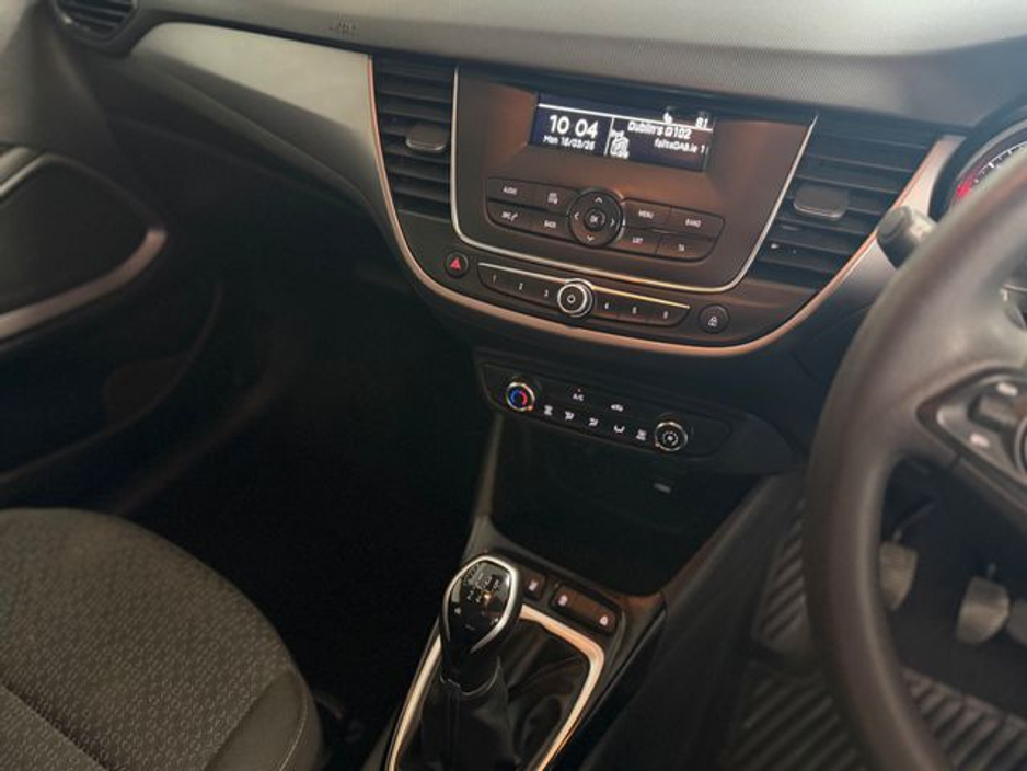 2021 Opel Crossland - image 9