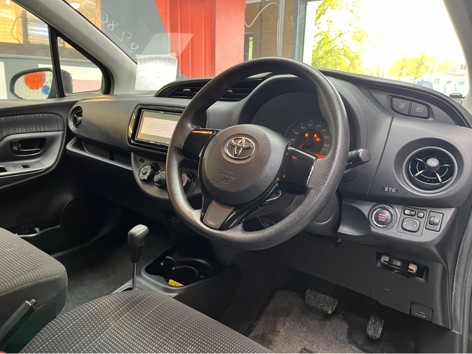 2018 Toyota Vitz - image 9