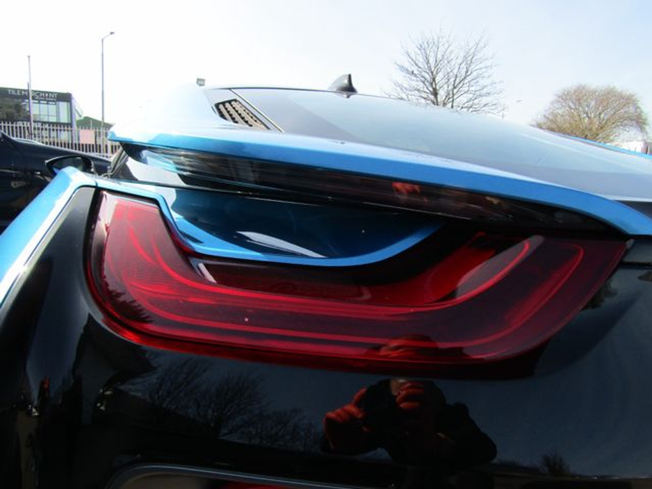 2016 BMW i8 - image 37