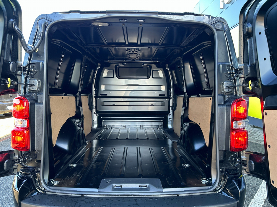 2026 Opel Vivaro - image 9