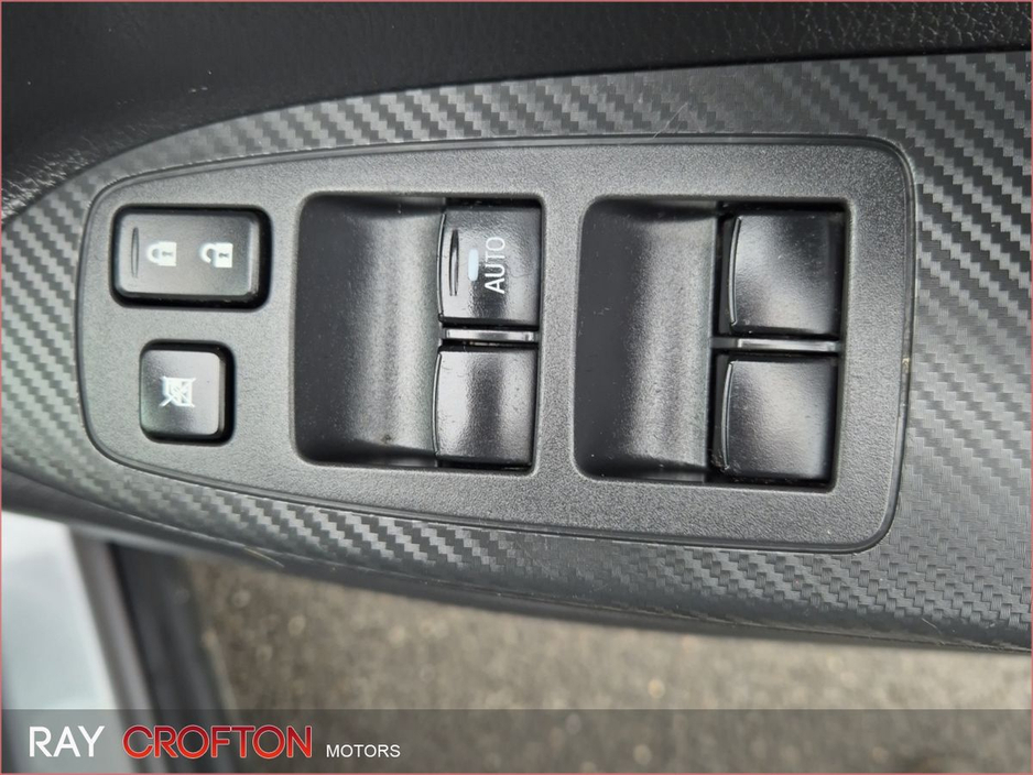 2018 Mitsubishi Eclipse Cross - image 23