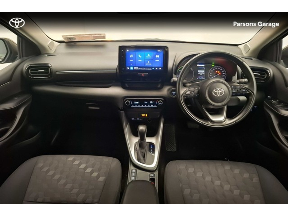 2024 Toyota Yaris - image 6