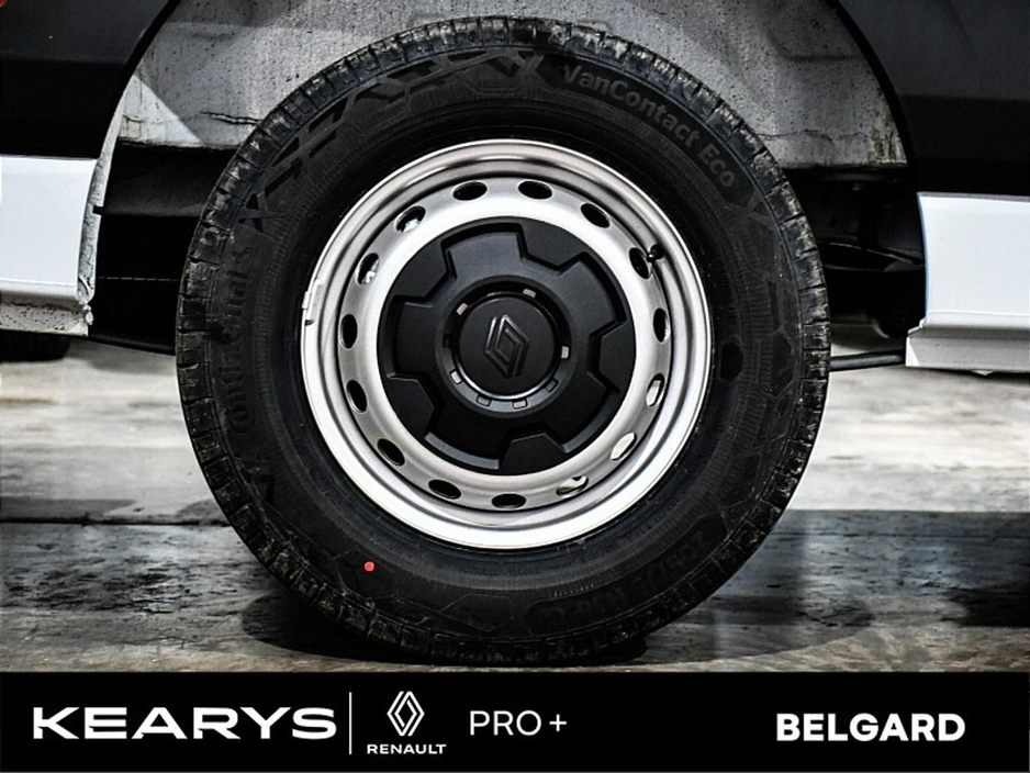 2025 Renault Master - image 8