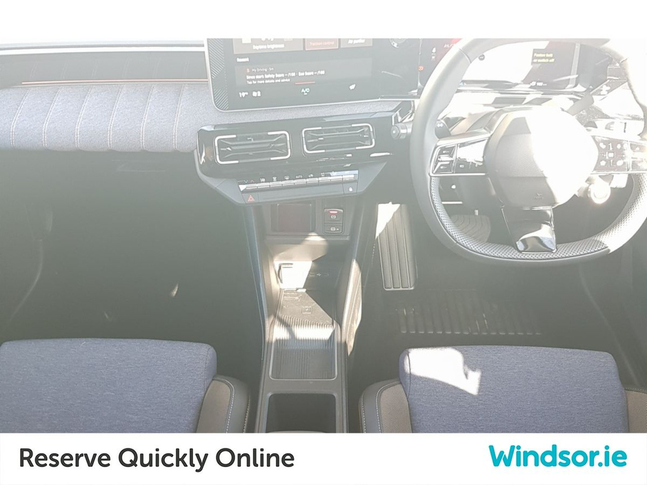 2025 Renault 5 - image 3