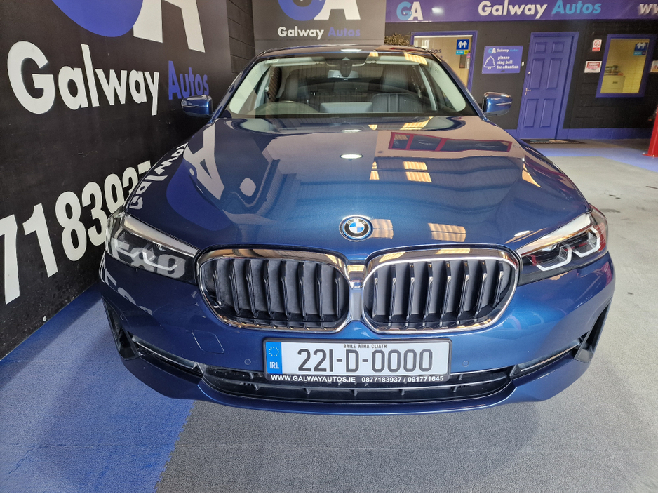 2022 BMW 5 Series - image 3