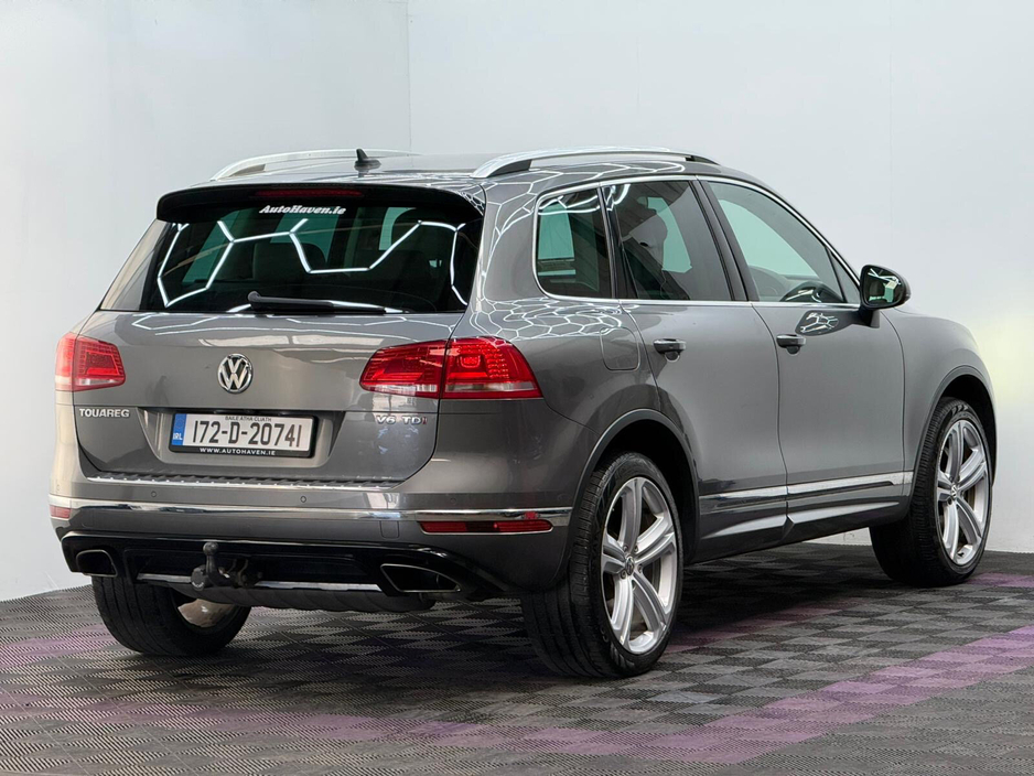 2017 Volkswagen Touareg - image 6