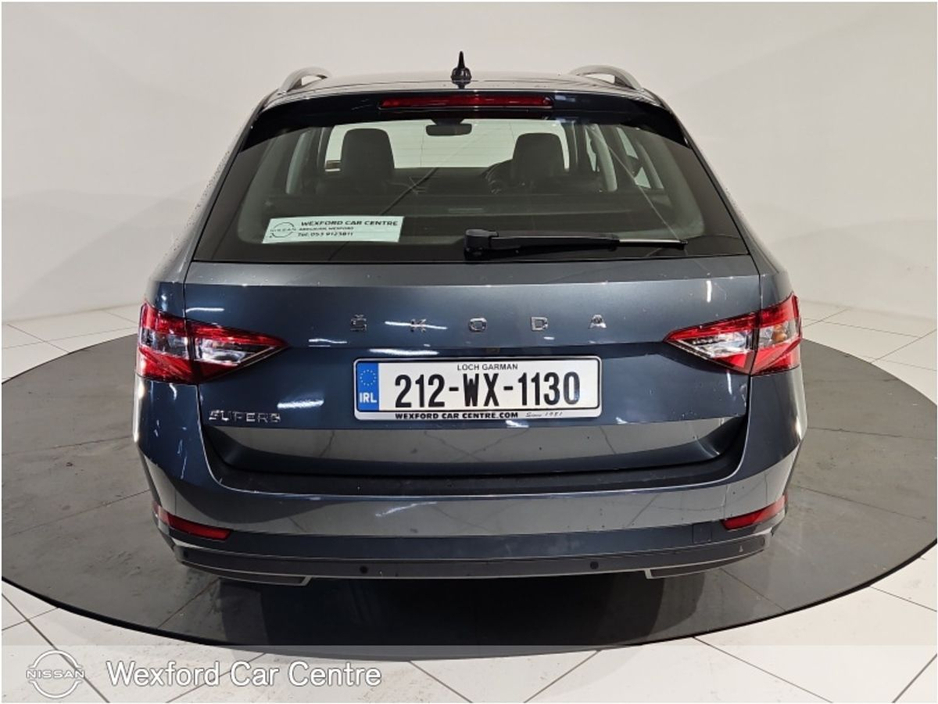 2021 Skoda Superb - image 12