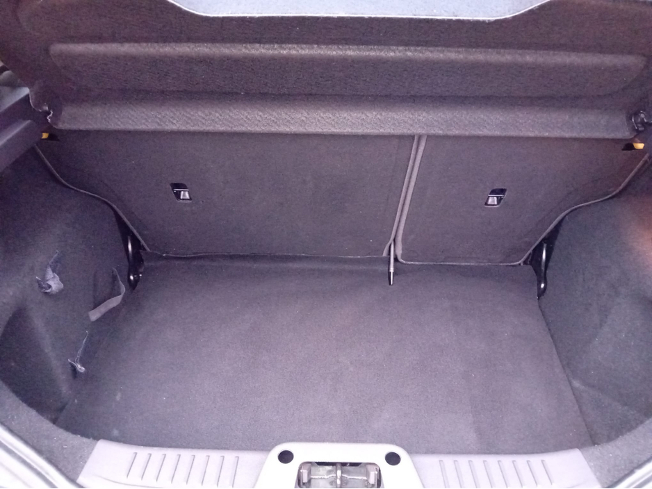 2013 Ford Fiesta - image 24